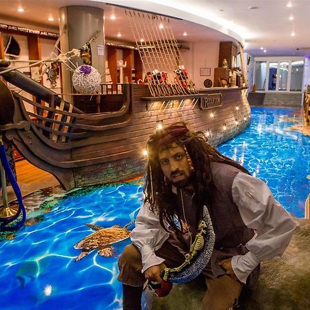 Pirates Resort Mamaja Zewnętrze zdjęcie